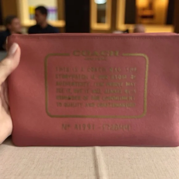 Coach Reversible City Tote w/ Wristlet – NWOT Coral & Floral - Picture 8 of 10